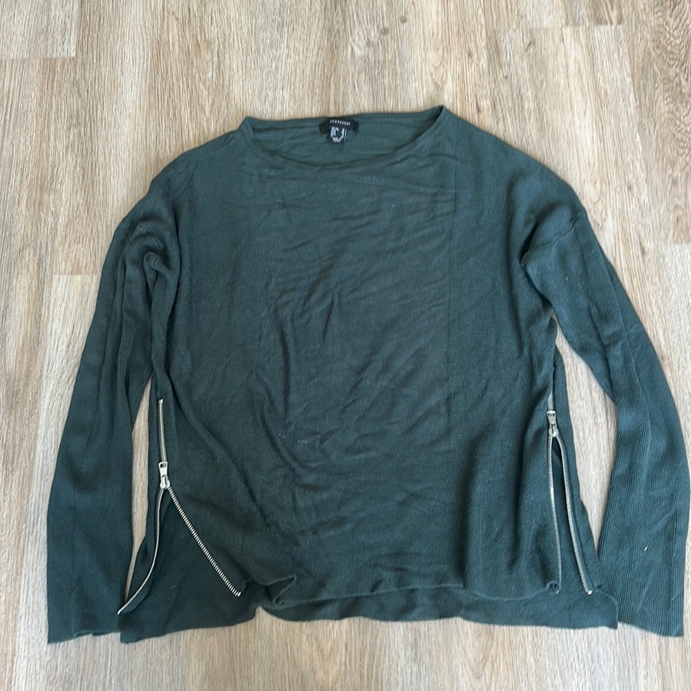 Dark hunter green size 6 with side zippers